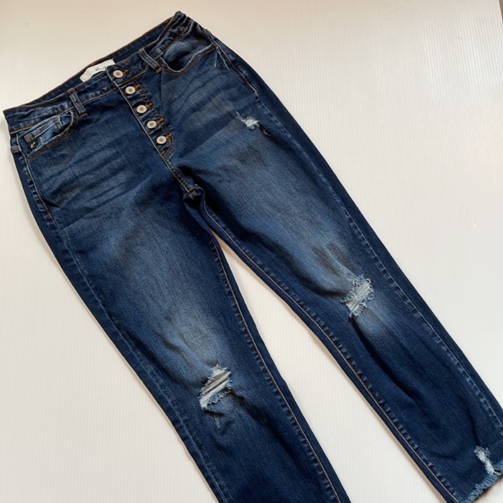 KanCan Estilo women’s skinny, button fly jean, size 28